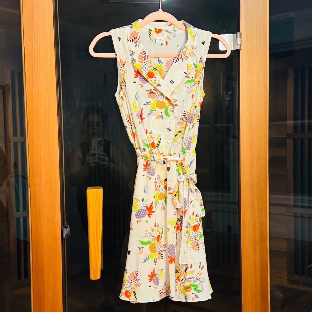 Sleeveless Urban Outfitters tropical print dress! XS